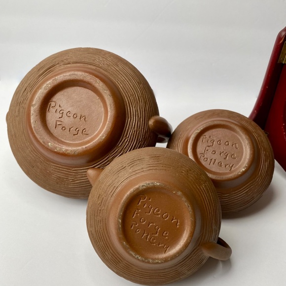 Vintage Pigeon Forge Pottery 3 Pc Set Pitcher with Creamer and Decor Signed - Picture 2 of 7